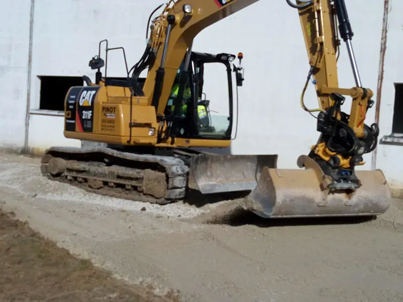 pelle sur chenilles Caterpillar 311F