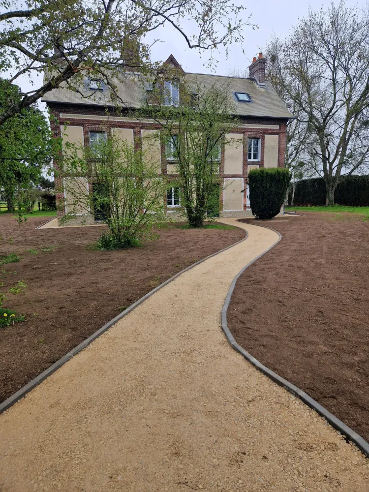 Création d'allée piétonne en enrobé - avant